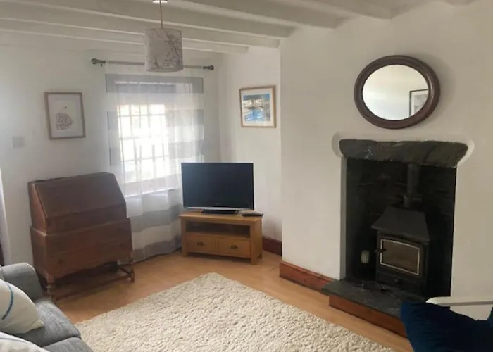 Charming Cottage Eglwysfach