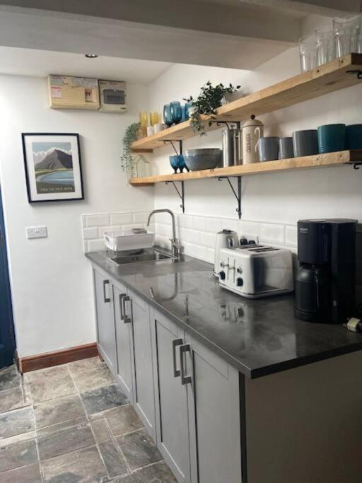 Charming Eglwysfach Holiday home *